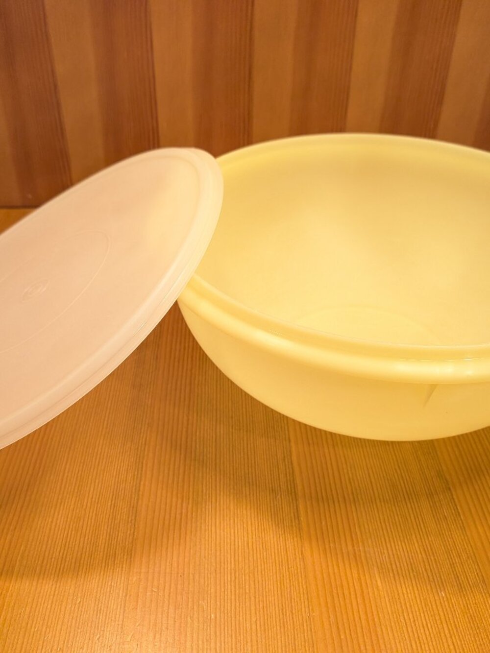 Tupperware Fix-N-Mix Yellow 26 Cup Large 12" Inch Bowl #274 w/Lid #224 - GUC